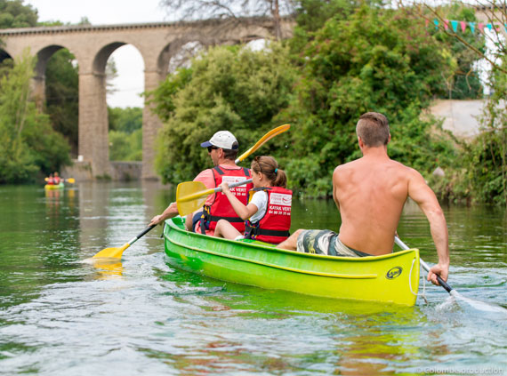 une balade en canoe