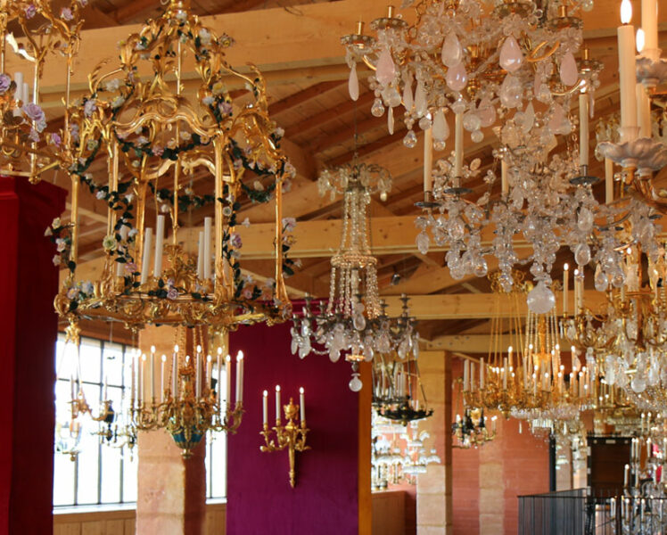 Restoration of the chandeliers of Notre-Dame de Paris